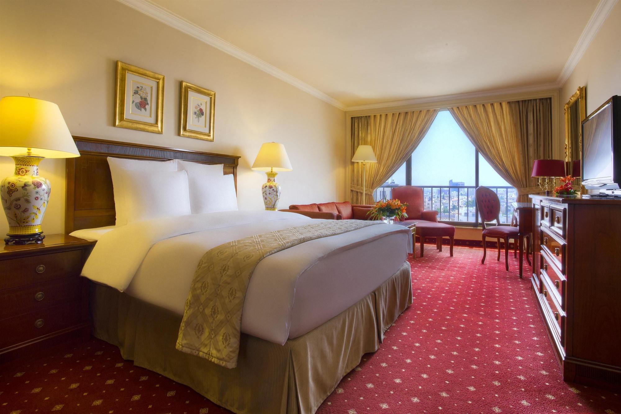 Regency Palace Amman Exteriör bild A room at the Grand Hyatt Hotel, Amman