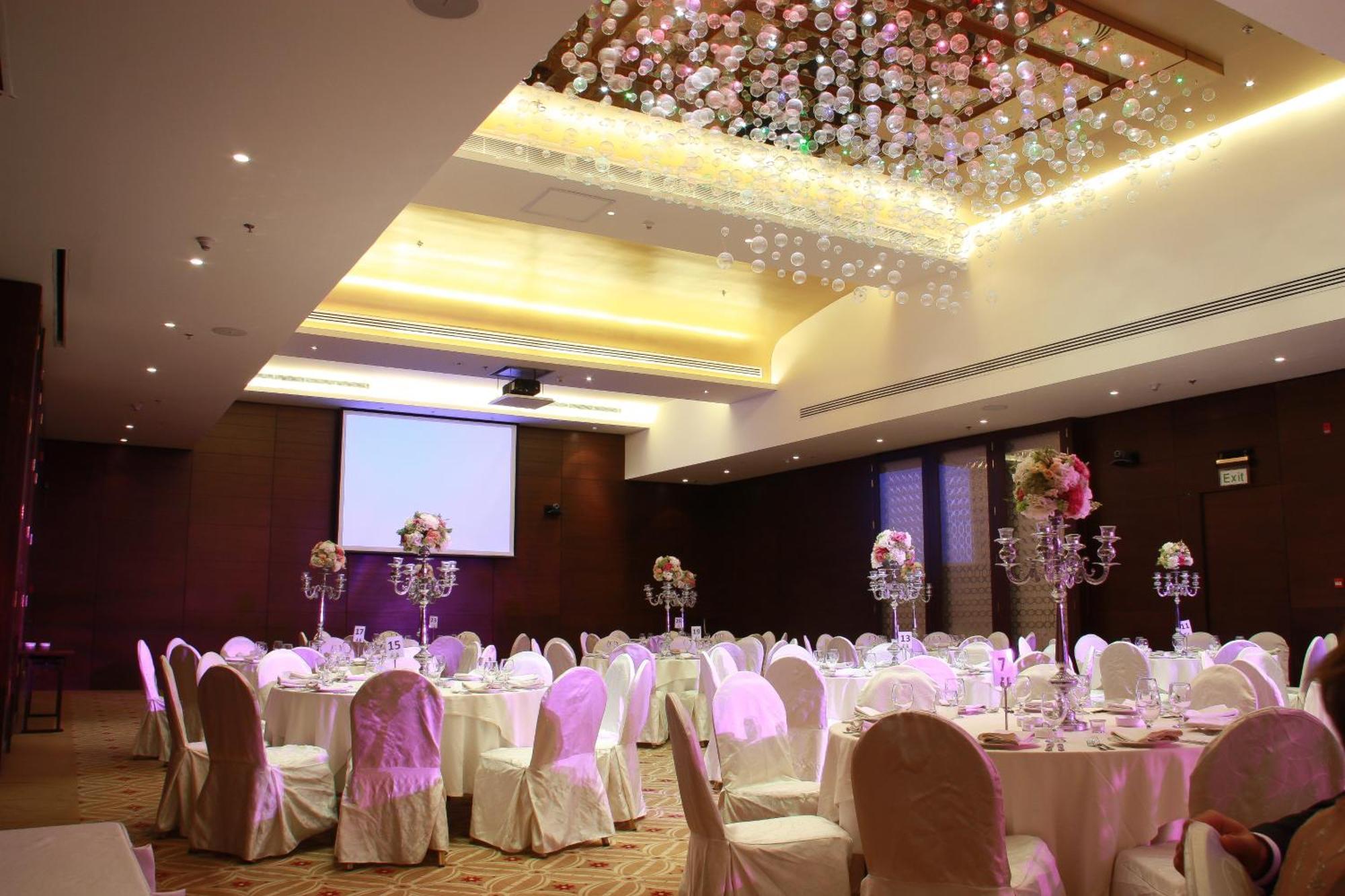 Regency Palace Amman Exteriör bild The ballroom at the hotel