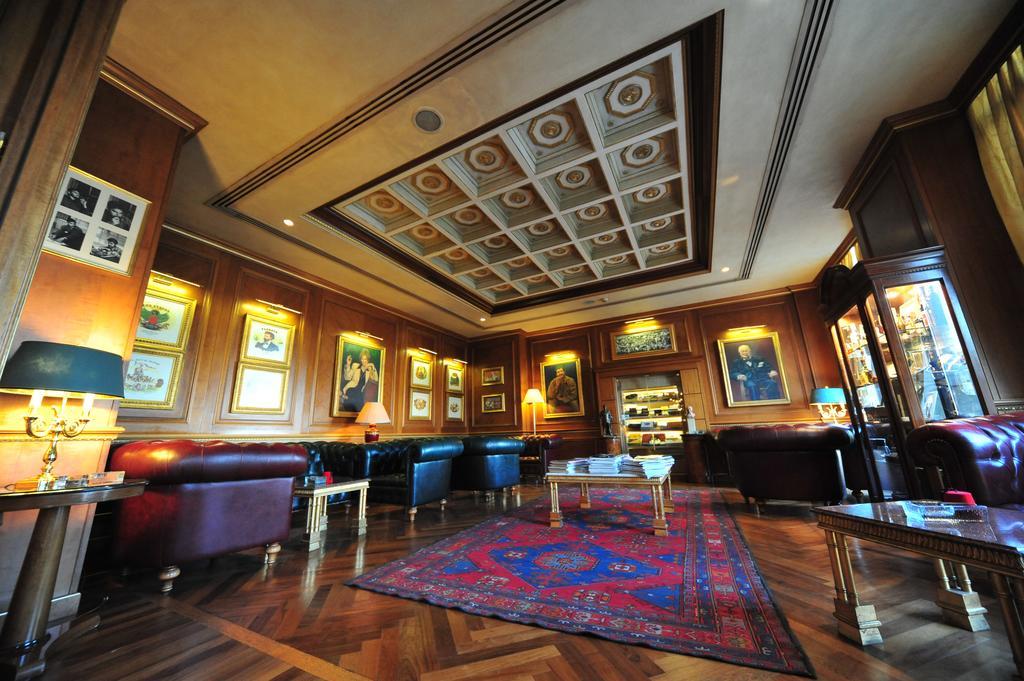 Regency Palace Amman Exteriör bild The club lounge at the airport