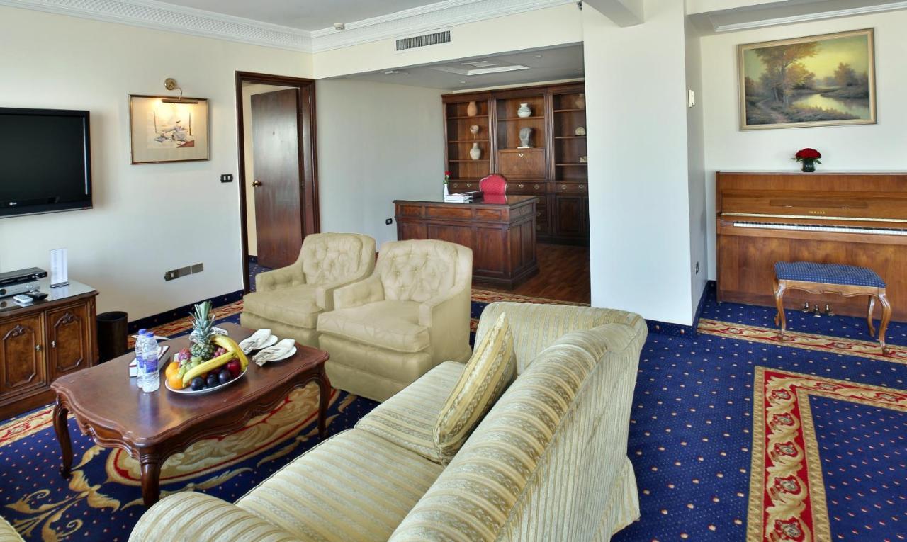 Regency Palace Amman Exteriör bild