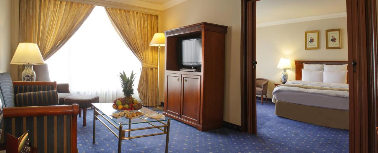 Regency Palace Amman Exteriör bild A room at the hotel