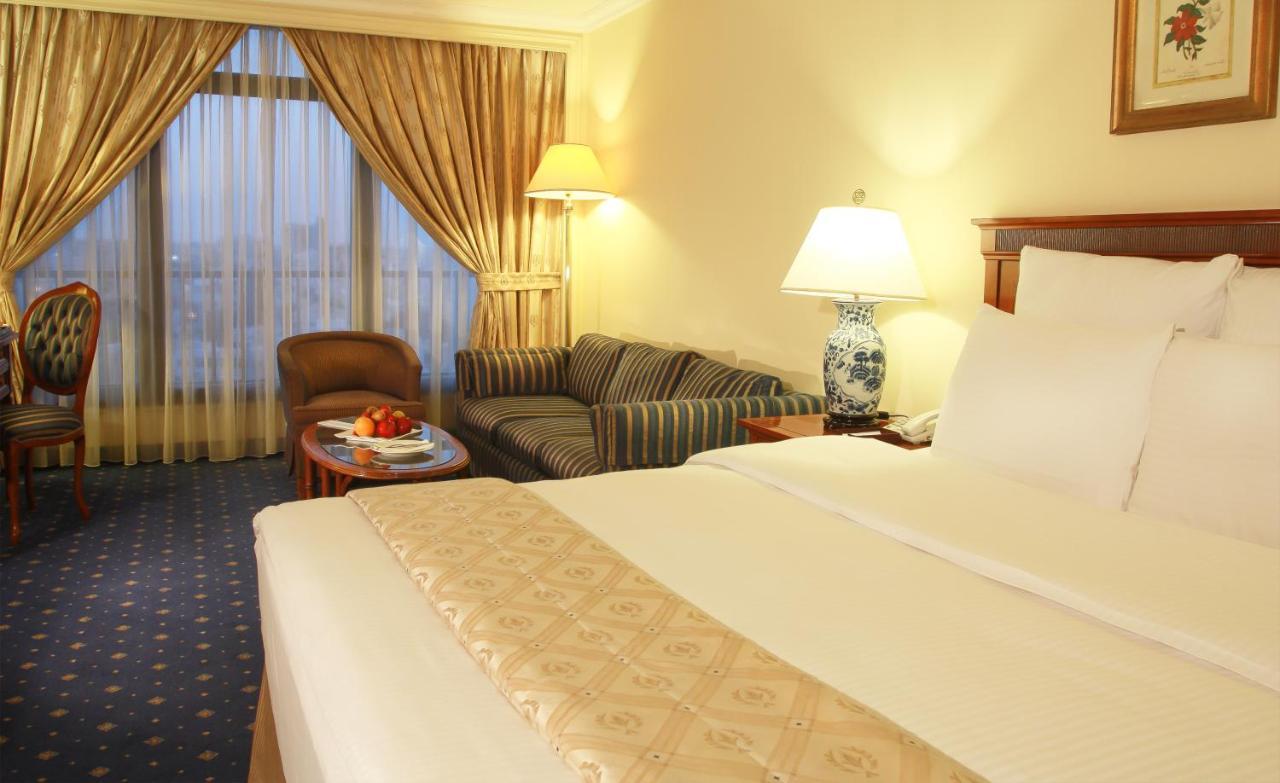 Regency Palace Amman Exteriör bild